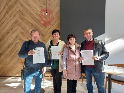 Навчальні заклади та ГО Дар'ївської громади отримали грошові сертифікати від благодійного фонду