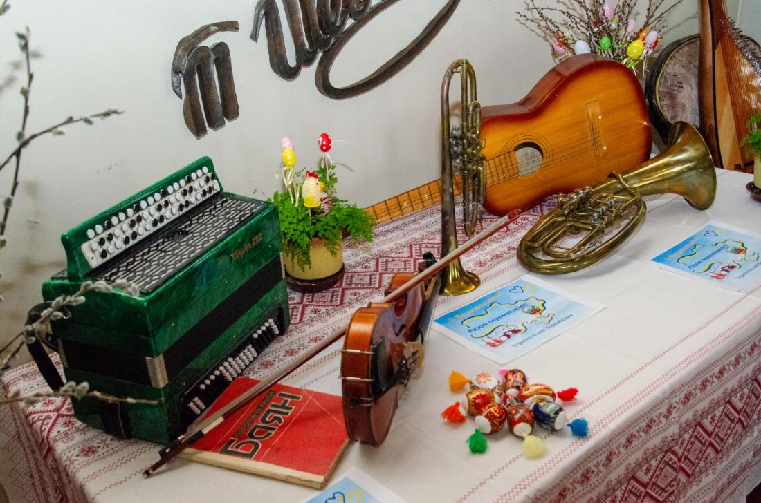 Баяни, фортепіано і навіть укулеле для музичних шкіл Херсонщини збирає вся Україна