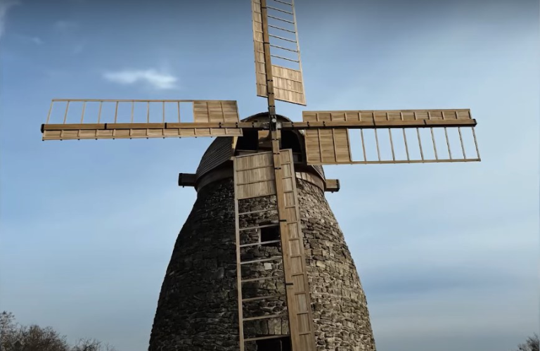 У Пирогові відкриють відновлений 100-річний вітряк з Херсонщини