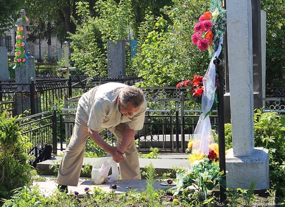 Росіяни збрехали про те, що ТЦК роздавав повістки на херсонських кладовищах