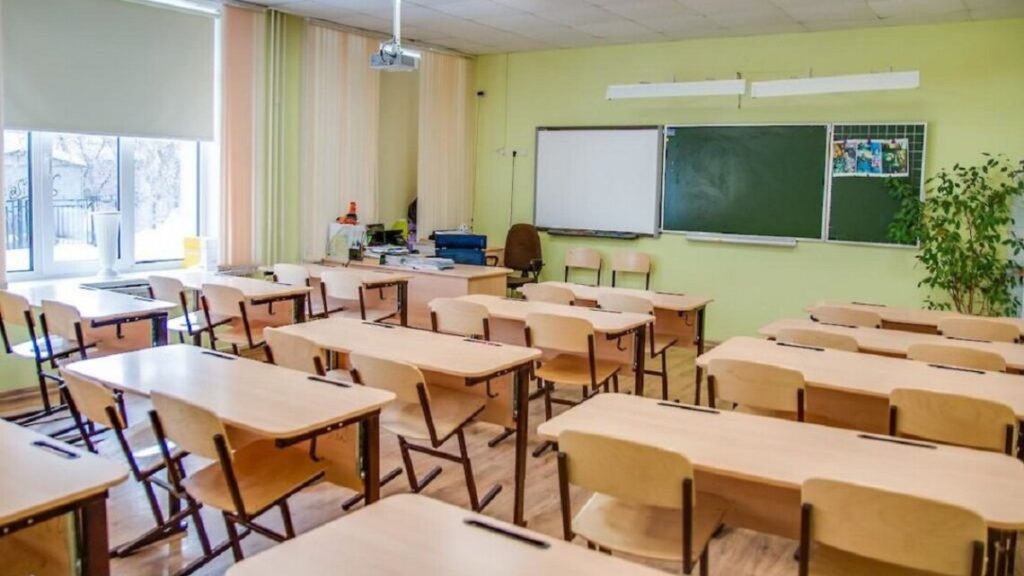 Діти з лівобережжя Херсонщини продовжують навчатись онлайн в українських школах і навіть вступають до українських вишів