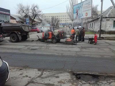 Як міське КП ремонтує дороги в Херсоні