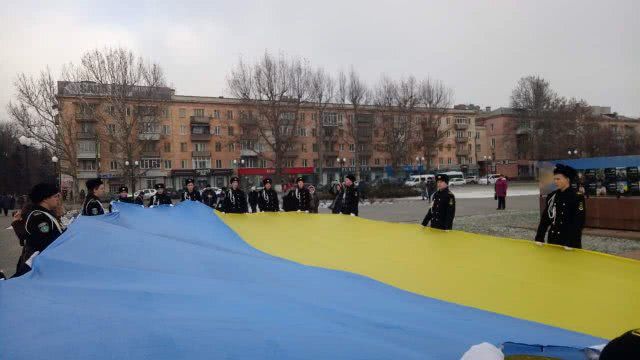 В центре Херсона прошел флешмоб единения 