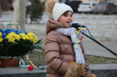 Херсонці поклали квіти до погруддя Кобзаря