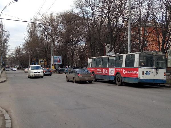 В центре Херсона застряли троллейбусы