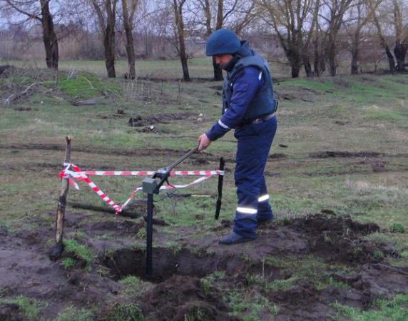 Піротехніки знищили два старих боєприпаси