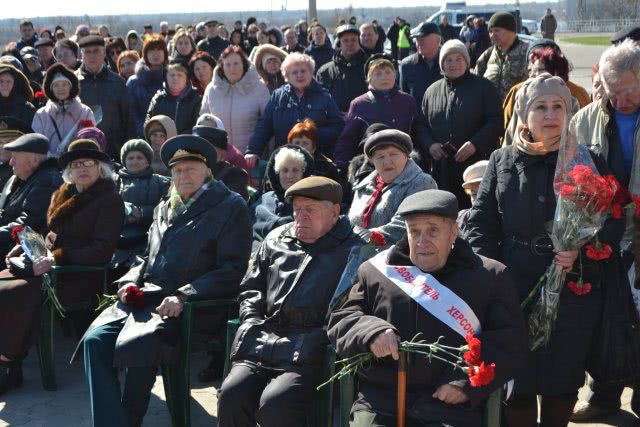 Оппозиционный блок почтил память освободителей Херсона