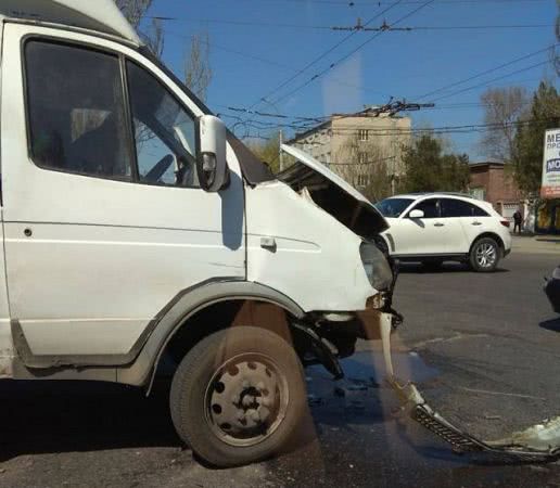 В Херсоне маршрутка попала в ДТП