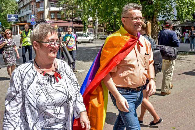 В Херсоне в ЛГБТ-марше принял участие сотрудник посольства Германии в Украине