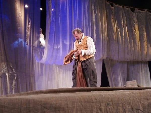 Вне времени: в Херсоне показали актуальную и креативную постановку Мольера