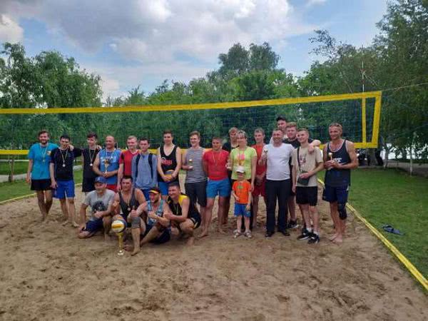 В Голой Пристани прошли соревнования по пляжному-парковому волейболу