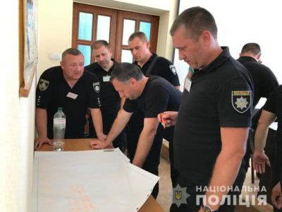 Поліцейські пройшли навчально-тренувальні збори