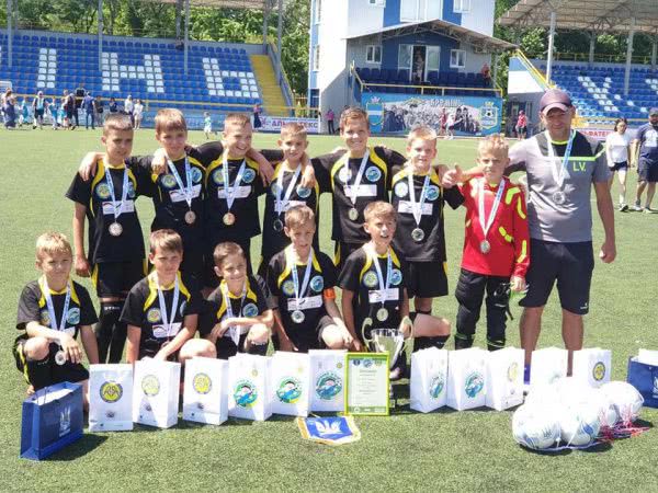 Юные каховские футболисты привезли домой серебро всеукраинского турнира «Кожаный мяч»
