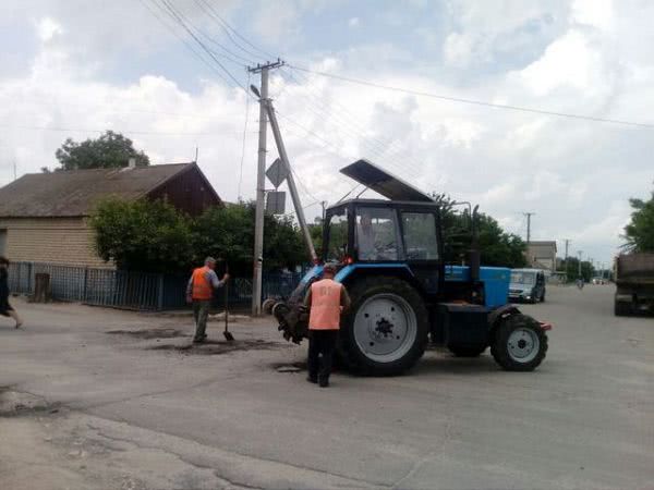 В селах Херсонщины приступили к ремонту дорог