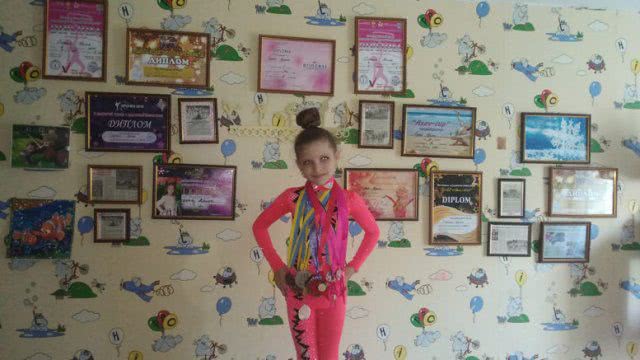 Юная каховчанка – десятикратная медалистка турниров по художественной гимнастике