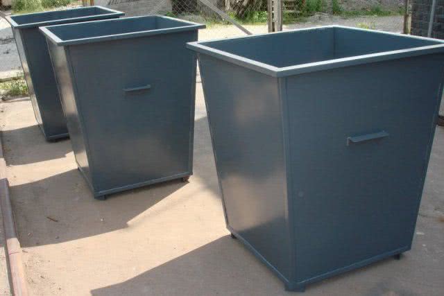 В Херсоне устанавливают новые контейнеры для мусора