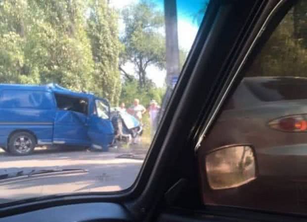 В Херсоне в ДТП попал микроавтобус