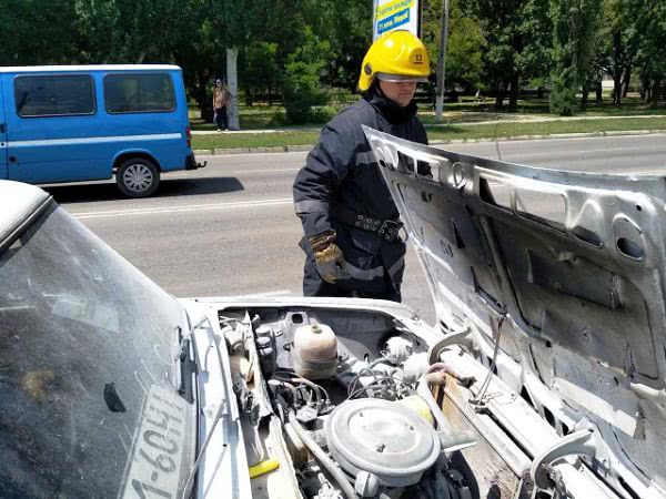 Вчера в Каховке на дороге горело авто