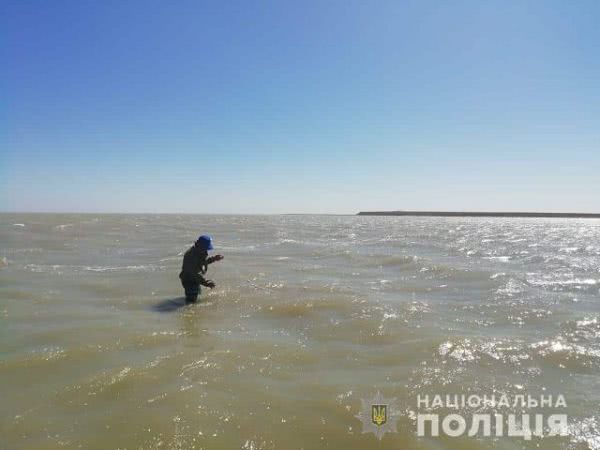 На Сиваше водная полиция задержала браконьера с уловом пелингаса