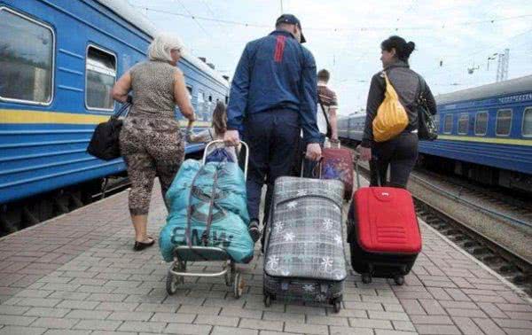 Министр рассказал о двух волнах миграции украинцев