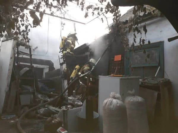 У Херсоні рятувальники ліквідували пожежу літньої кухні