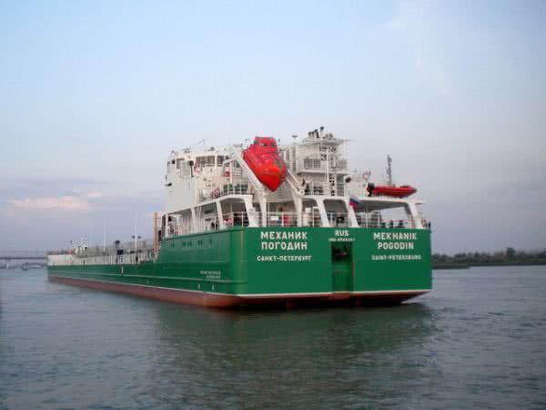 Задержание российского танкера в Херсоне: в РФ попросили Зеленского о помощи