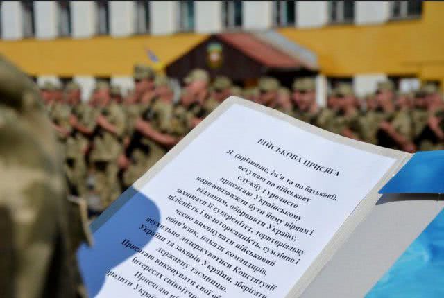 Офицеры нужны, а военные кафедры ... закрываем