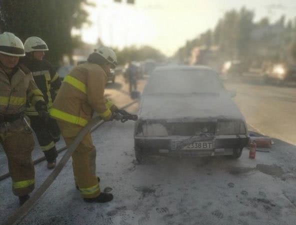 У Херсоні горів легковий автомобіль