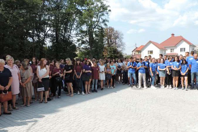 В університеті у День знань відкрили басейн