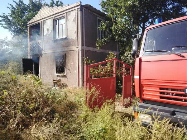 Рятувальники Каховського району ліквідували пожежу дачного будинку