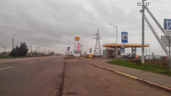 "Это страх, а не дорога": Президента Украины просят отремонтировать трассу на Херсонщине