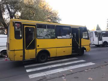 В Херсоне маршрутка насмерть сбила мужчину