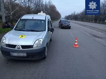 П’яний водій в’їхав в автомобіль для навчальної їзди