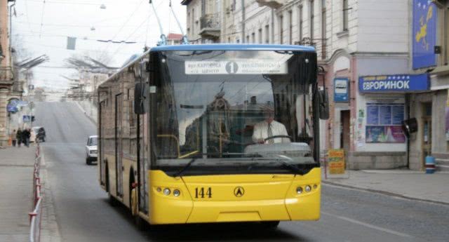 В Украине отменен бесплатный проезд в транспорте