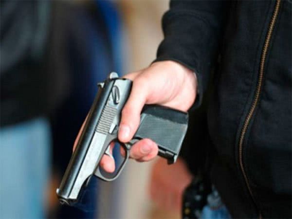 В Херсоне подростки стреляли в женщину с ребенком