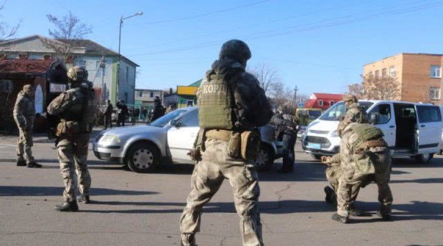 В Геническе освобождали заложников