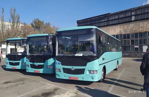 В Херсоне водитель одного из закупленных автобусов "Эталон" высадил пассажиров из-за поломки