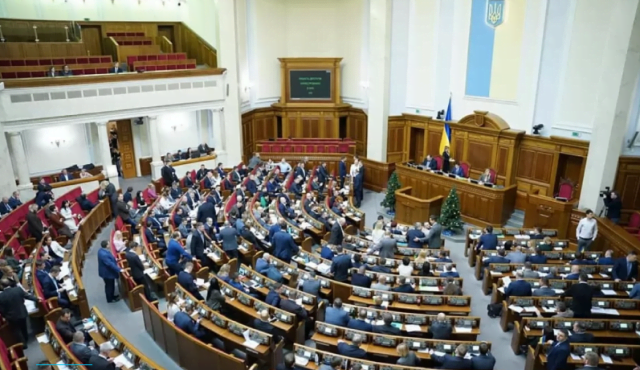 У кого из нардепов Херсонщины в декабре была наибольшая зарплата