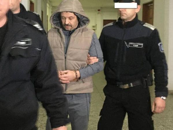 В Болгарии суд избрал меру пресечения Левину