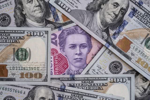 Курс доллара в Украине ломанулся за психологическую отметку