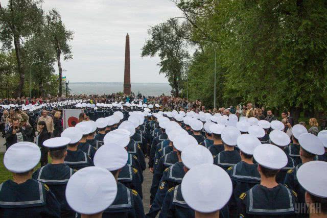 Выходные и праздники в мае: сколько будем отдыхать