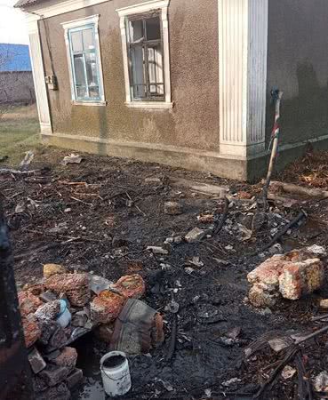 В Скадовском районе тушили пожар в частном домовладении