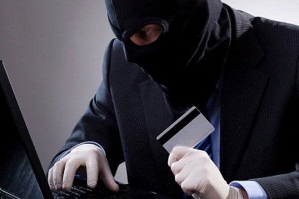 "Банківське" шахрайство та крадіжки: поліція повідомила про остан