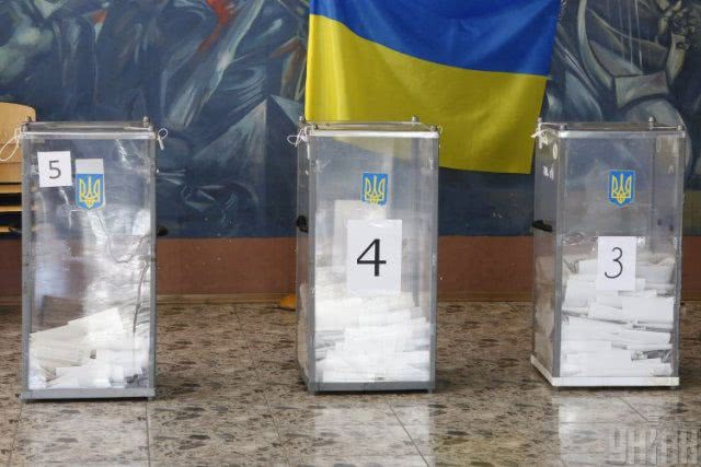 Местные выборы в Украине: глава Слуги народа успокоил и предупредил о новшествах