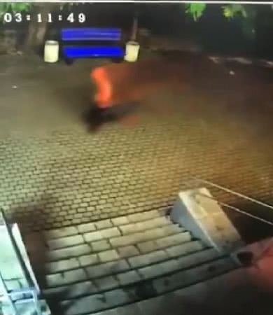 В сети появилось видео поджигателя Каховской прокуратуры