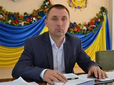 Голова Олешківської РДА погрожує директорці гімназії
