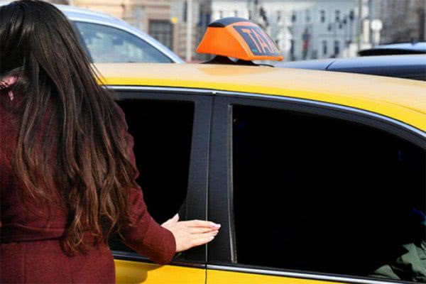 На Херсонщине пассажирки обвинили таксиста в грабеже
