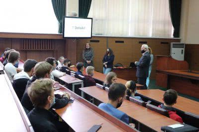 Першокурсники факультету комп’ютерних наук, фізики та математики зустрілися з представниками продакшн-офісу DataArt Kherson