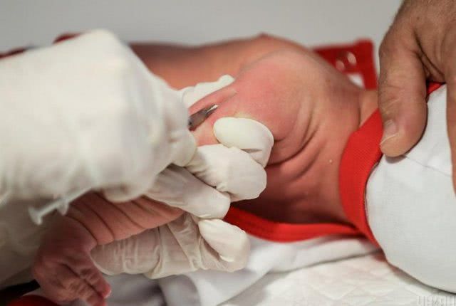 В Украине закончилась вакцина БЦЖ. Тысячи младенцев рискуют подхватить туберкулез