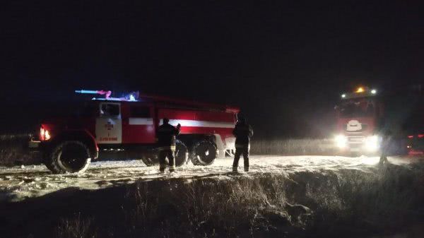 14 застрявших в снежных сугробах авто вытащили за сутки спасатели Херсонщины